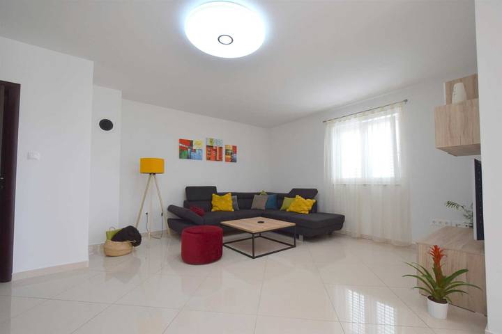 Ganze Wohnung, Ferienwohnung Gem mit Balkon in Malinska-Dubašnica, Krk