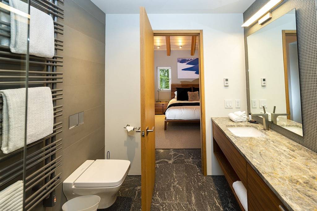 Wunderschöne Pisten Luxus 4/4 zu Fuß zum Dorf, Einkaufen / Restaurants. Aufrufe für Hottub in Whistler, Whistler Blackcomb