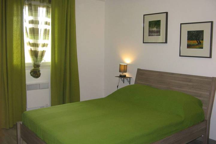 Location de vacances pour 6 personnes, avec Terrasse et Jardin à Saint-Étienne-du-Grès - 3