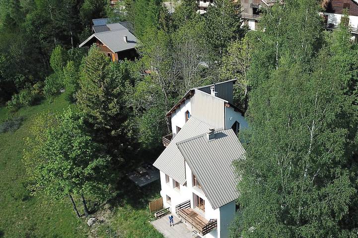 Location de vacances pour 3 personnes, avec jardin et terrasse à Allos