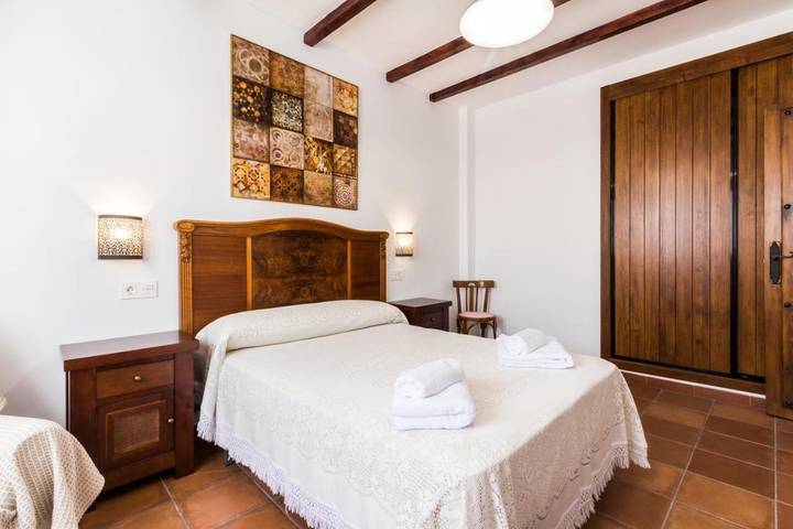 Casa rural para 6 personas, con Balcón y Terraza además de Jardín y Piscina en Nigüelas - 4