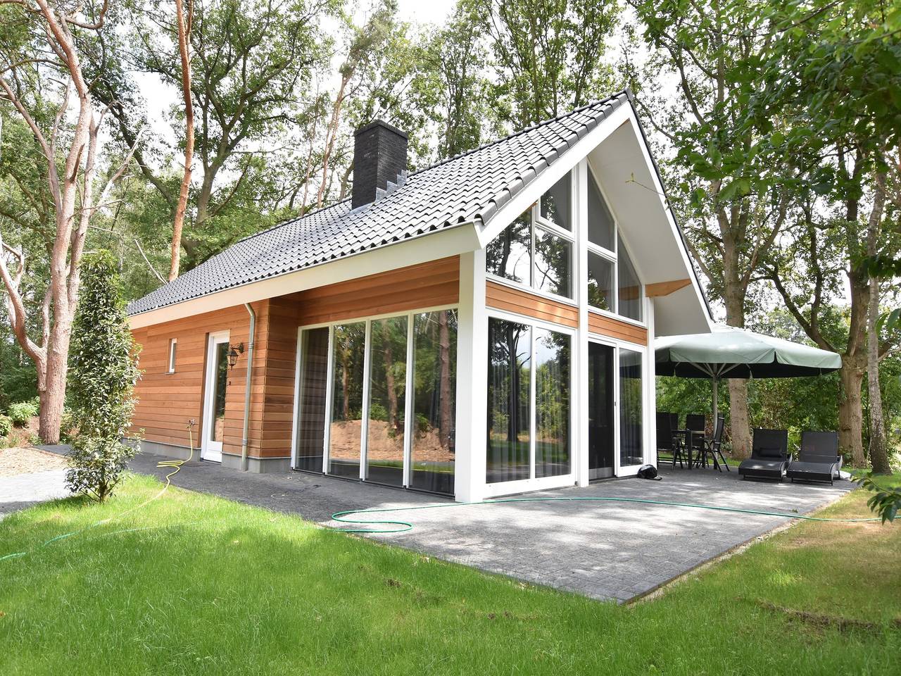 Holiday Home in Reutum with Forest Views in Twente