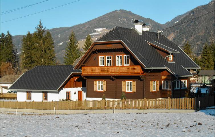 Gemütliche Ferienwohnung mit Sauna und Parkplatz in der Nähe der Drau und des Stadtzentrums in Gailtaler Alpen, Steinfeld im Drautal