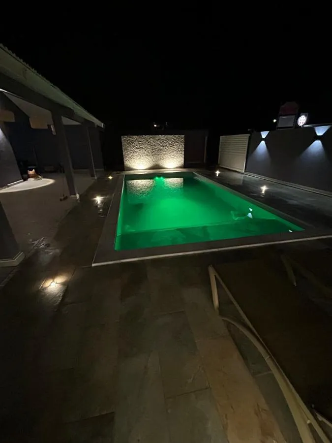 Chalet para 8 personas, con piscina además de vistas y terraza - 1