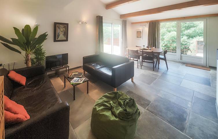 Location de vacances pour 6 personnes, avec jardin ainsi que terrasse et piscine à Vieussan - 4