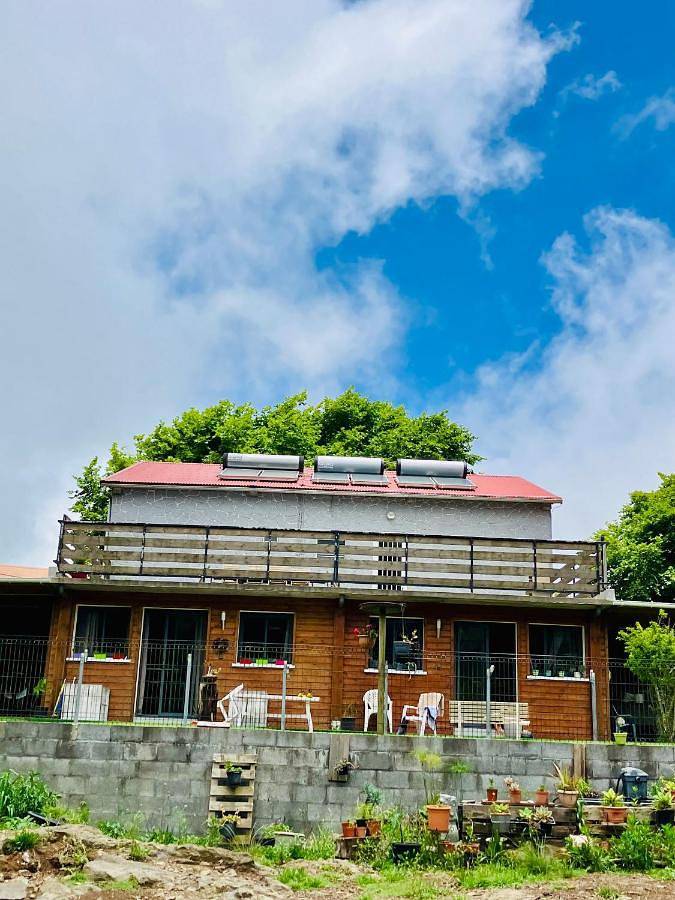 Location de vacances pour 2 personnes, avec jardin ainsi que vue et terrasse à la Plaine des Cafres - 2