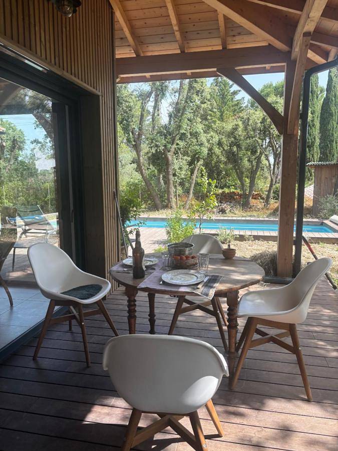 Location de vacances pour 6 personnes, avec piscine et balcon à Villevieille - 2