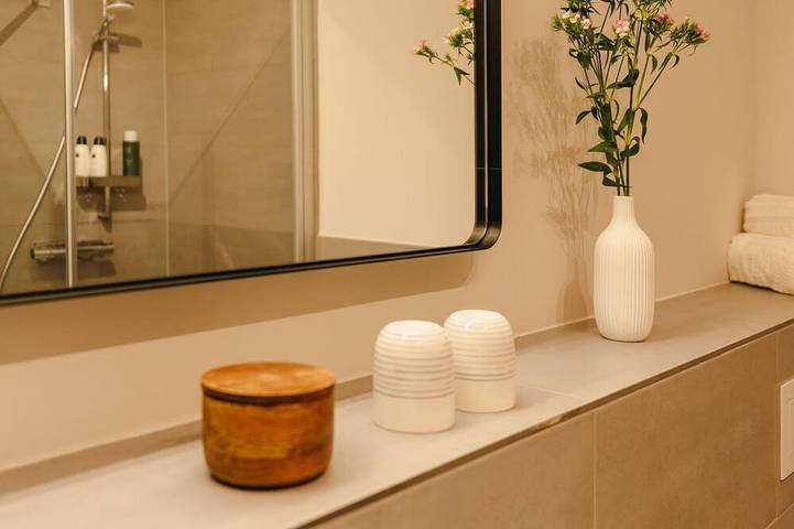 Ganze Wohnung, Tien Stuuv, 1. Og, 1 Schlafzimmer mit Badewanne - Übermsee in Ratzeburg, Ratzeburger See