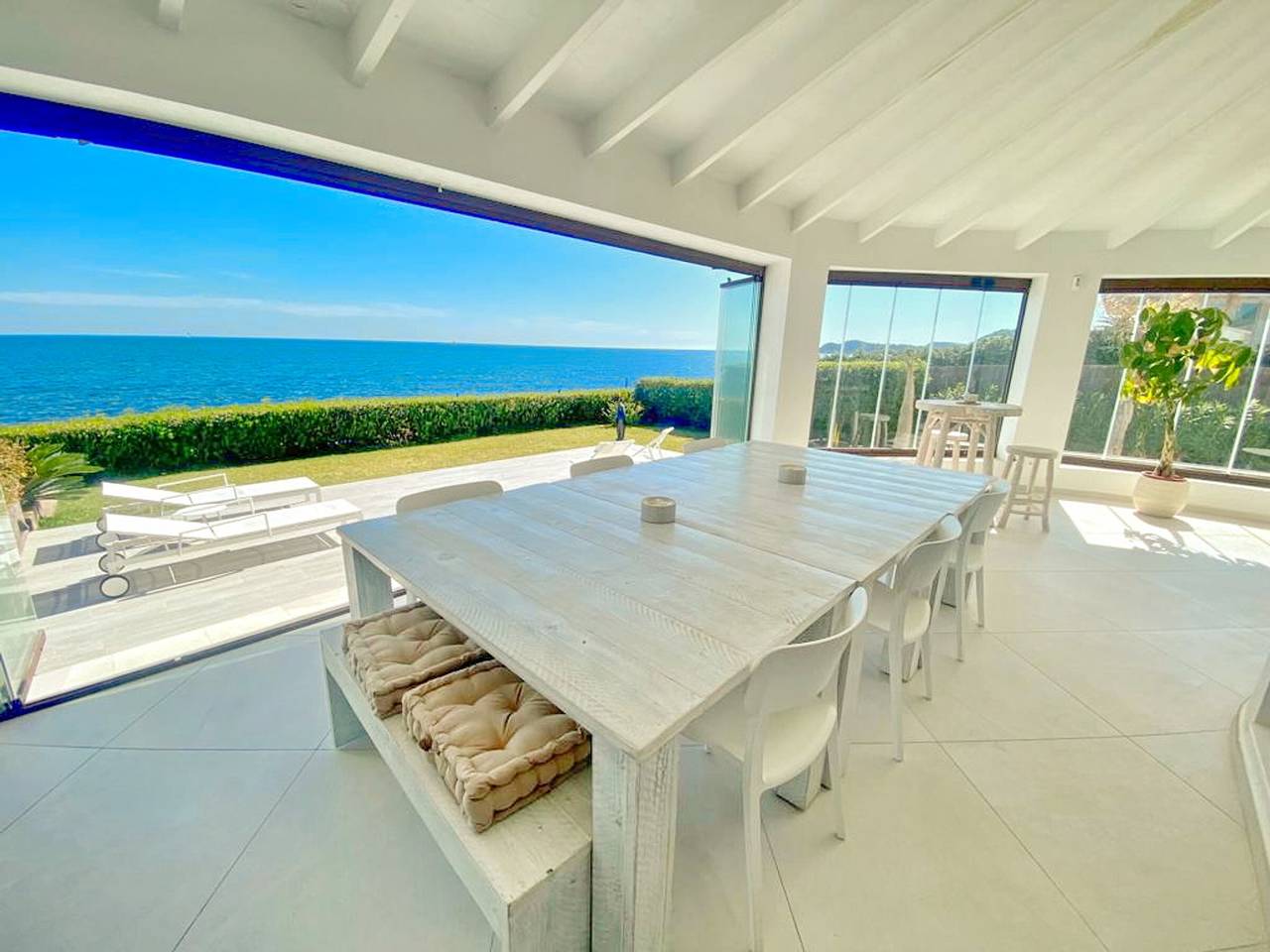 Villa de lujo en Javea con piscina privada y acceso a la playa in Playa del Arenal, Jávea