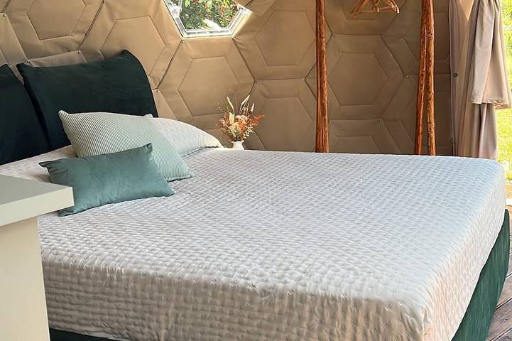 Immerse yourself completely in nature; relax in the tub, surrounded by the whirlpool and the stars. in Pianillo, Agerola