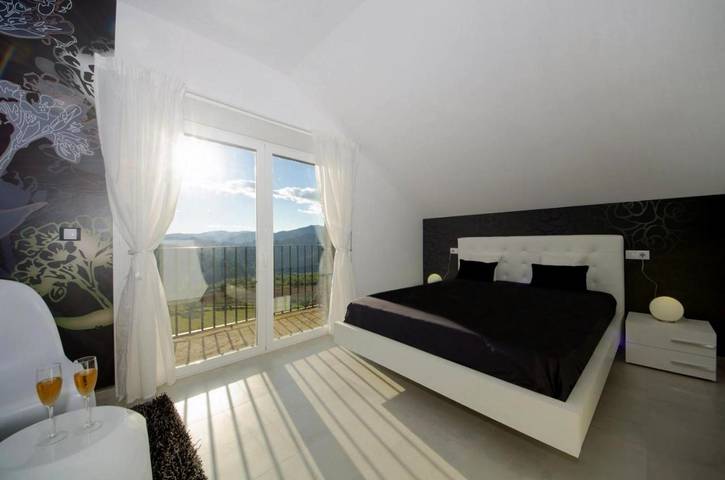 Casa de vacaciones para 8 personas, con jardín y vistas en Provincia de Huesca