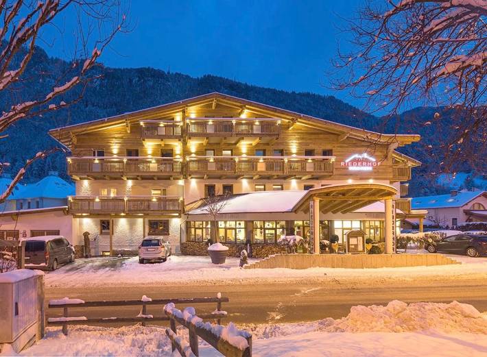 Hotel für 2 Personen, mit Sauna und Garten sowie Ausblick und Pool, mit Haustier in Ried im Oberinntal