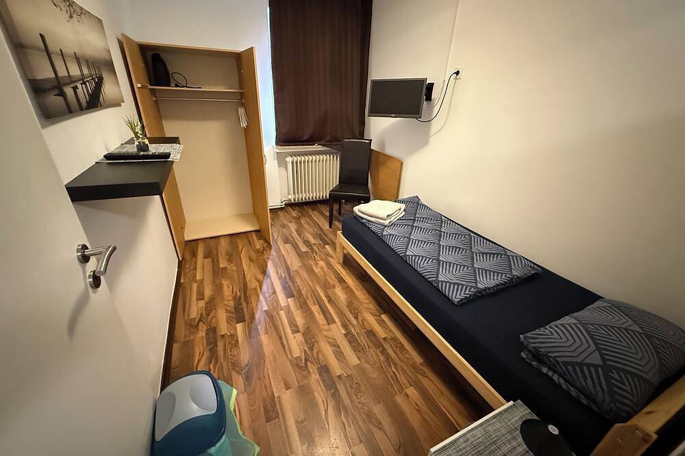 Ganze Wohnung, 3-Bett Apartment mit Küche & Bad | Pension Kalifornia (Nh) in Osterholz-Scharmbeck, Niedersachsen