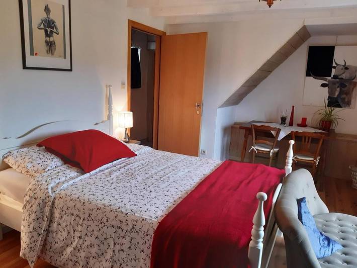 Chambre d’hôte pour 2 personnes, avec Terrasse et Jardin ainsi que Piscine et Vue