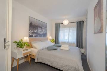 Glamping for 8 People in Birmingham, Birmingham Area, Photo 4