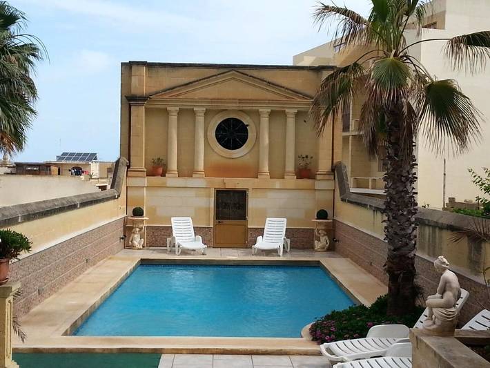 Location de vacances pour 8 personnes, avec vue ainsi que balcon et piscine, adapté aux familles dans Sannat - 3