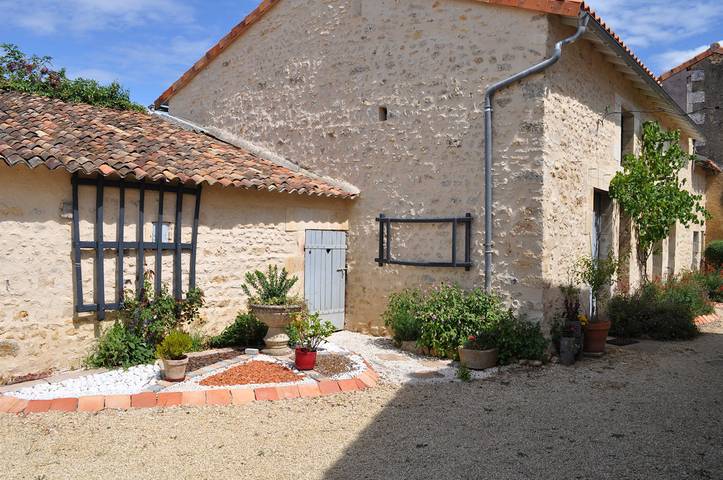 Gîte pour 4 personnes, avec jardin ainsi que piscine et terrasse à Vienne (France) - 2