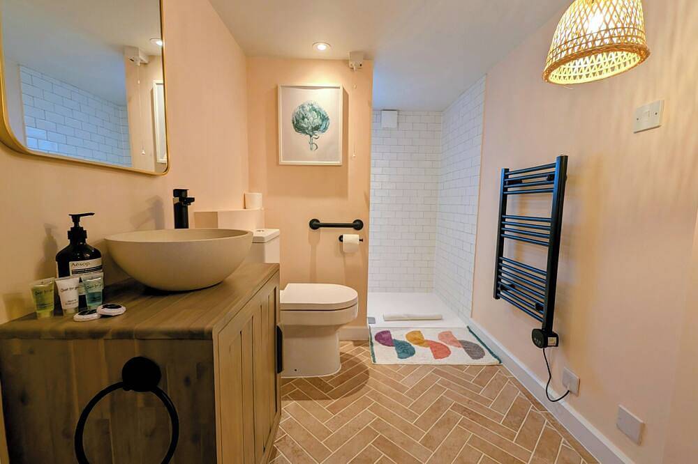 Apartamento entero, Stylish 1Bd Cottage with Fireplace | Parking in Effingham, Guildford