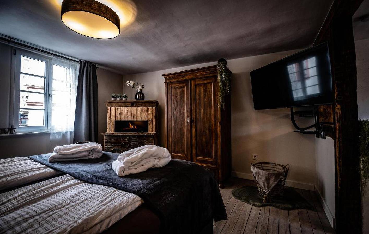 Ganze Ferienwohnung, Luxus-Wohnung mit Sauna & Whirlpool, 1km von Bernkastel-Kues entfernt in Bernkastel-Kues, Bernkastel-Kues & Umgebung