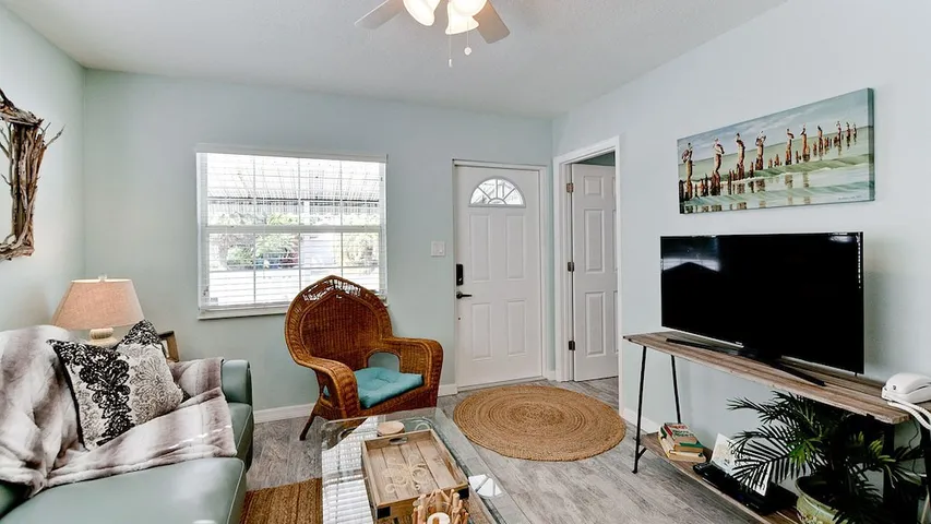 Vacation house for 4 people, with yard and terrace, with pets - 1