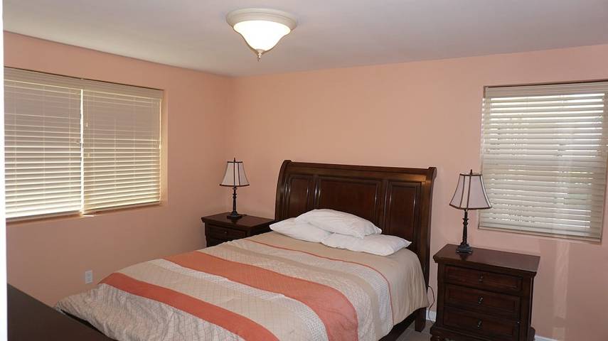 Vacation rental for 6 people, with pool and yard in St. Pete Beach