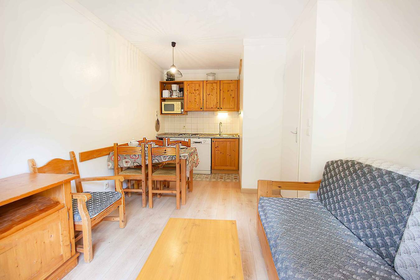 Geheel vakantieappartement, Vakantieappartement voor 4 personen met balkon/terras in Valfréjus, Modane