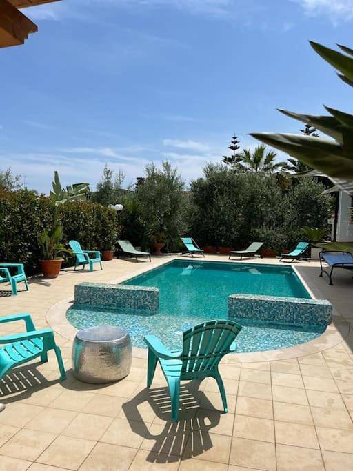 Casa vacanza per 2 persone, con Balcone e Terrazza nonché Giardino e Piscina a Bisceglie