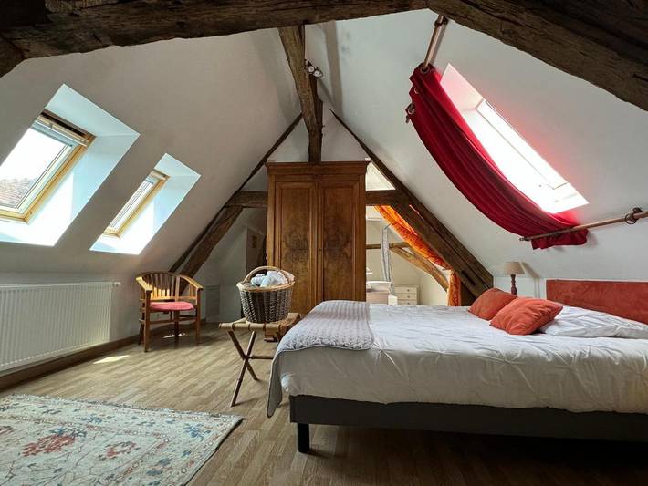 Chambre d’hôte pour 2 personnes, avec Terrasse ainsi que Jardin et Piscine dans Yonne - 4