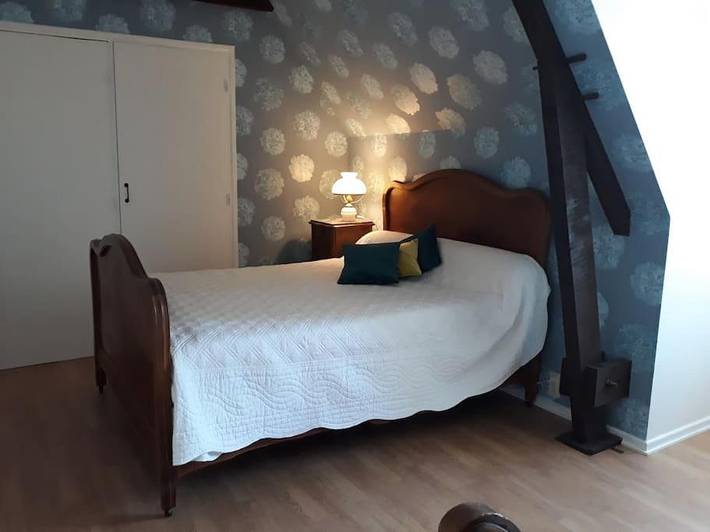 Location de vacances pour 14 personnes, avec vue et jardin ainsi que terrasse et piscine à Figeac - 2