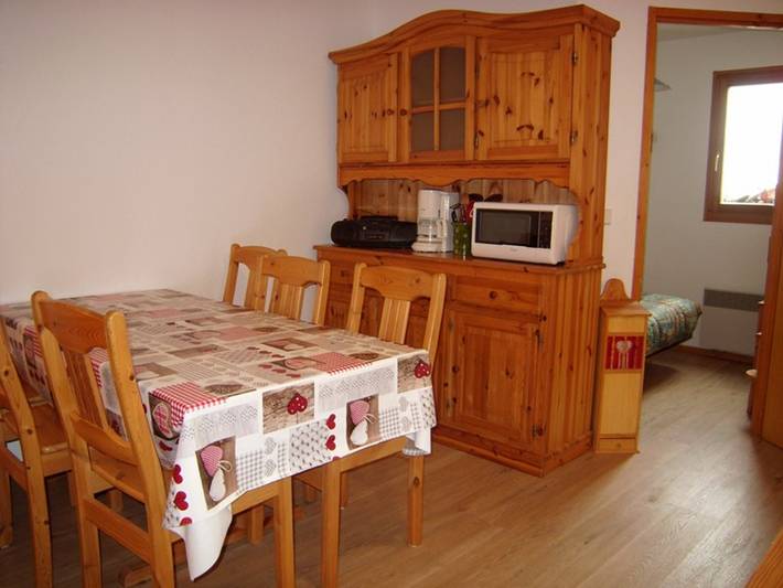 Ganze Wohnung, Charmante Wohnung für 4 Personen, 2 Schlafzimmer, Terrasse, TV, Garagenparkplatz in Crest-Voland, Albertville und Umgebung