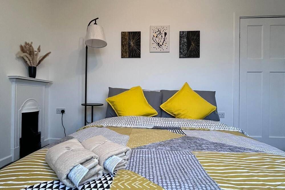 Two Bed Villa Notts for families and professionals in Nottingham, East Midlands