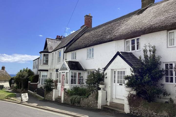 Cottage for 4 people, with garden in Charmouth
