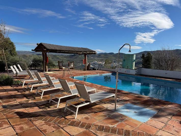 Alojamiento y desayuno para 2 personas, con vistas además de piscina y jardín - 1