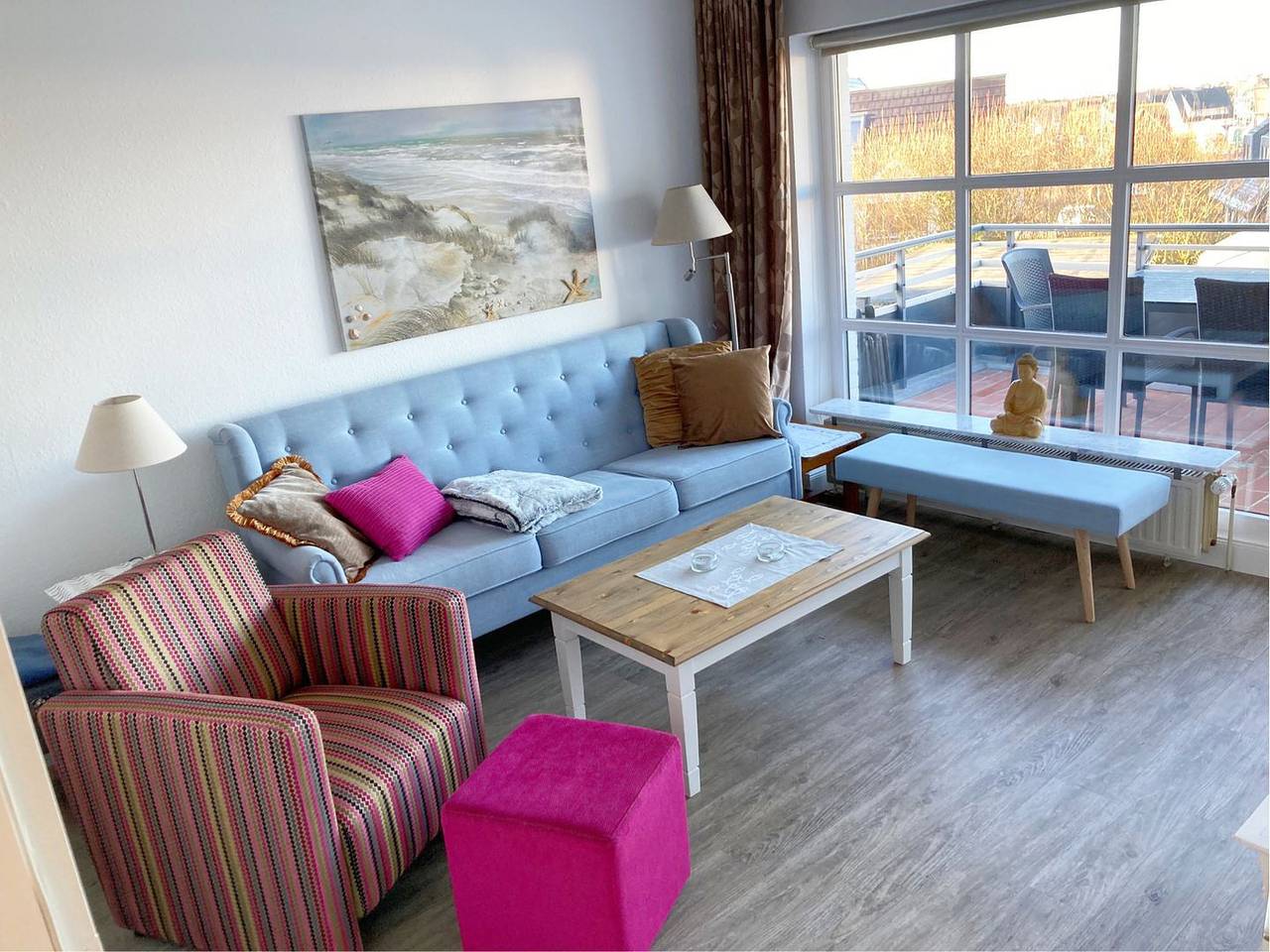 Ganze Wohnung, Strandnah gelegenes Ferienappartement mit 2 Bädern und 2 Balkonen in Wenningstedt, Sylt