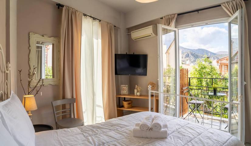 Apartment for 2 people in Malia