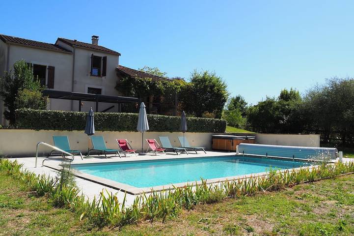 Location de vacances pour 6 personnes, avec jardin à Cazals