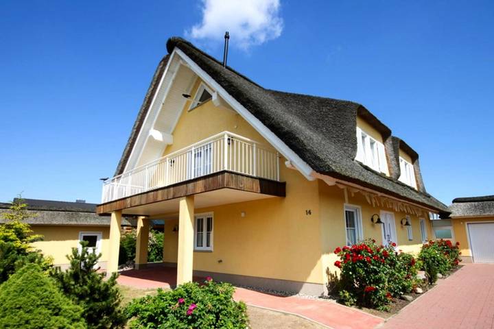 Ferienhaus mit Meerblick für 9 Personen, mit Garten in Börgerende-Rethwisch