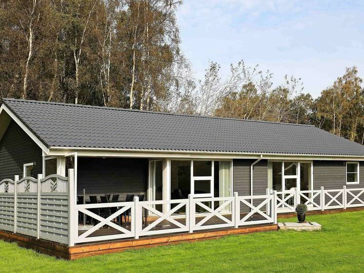Ferienhaus für 8 Personen, mit Whirlpool und Terrasse sowie Garten und Sauna in Lolland-Falster