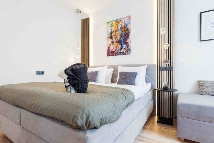 Ganze Wohnung, Schiller Apartment im Zentrum von Hof. Küche, Parkplatz, 250Mbit Wlan in Hof, Oberfranken