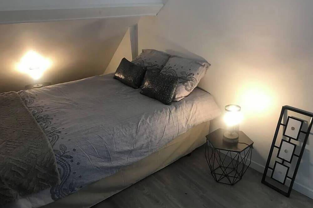 Entire apartment, Studio 25 M2, studio 25 m2 centre ville d'arras in Arras, Arras region