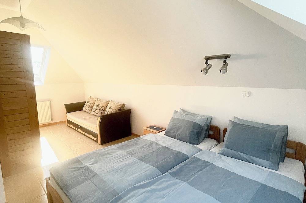 Ganze Wohnung, Spacious apartment with pool, panoramic view, garden in Kápolnásnyék, Gárdonyi járás