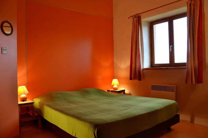 Location de vacances pour 7 personnes, avec jardin, animaux acceptés à Buffières - 2