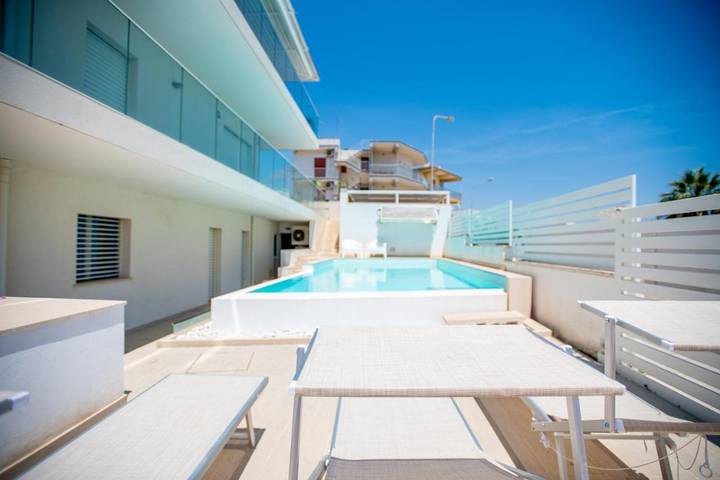 Gîte pour 6 personnes, avec balcon ainsi que piscine et jacuzzi à Marina di Ragusa - 3