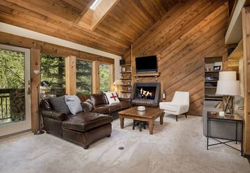 Vacation Apartment for 6 Guests in Vail, Northwest Colorado, Picture 3