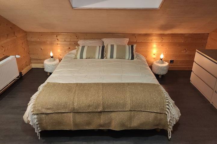 Quiet town center house with patio and 2-wheel garage in Charleville-Mézières, Ardennen