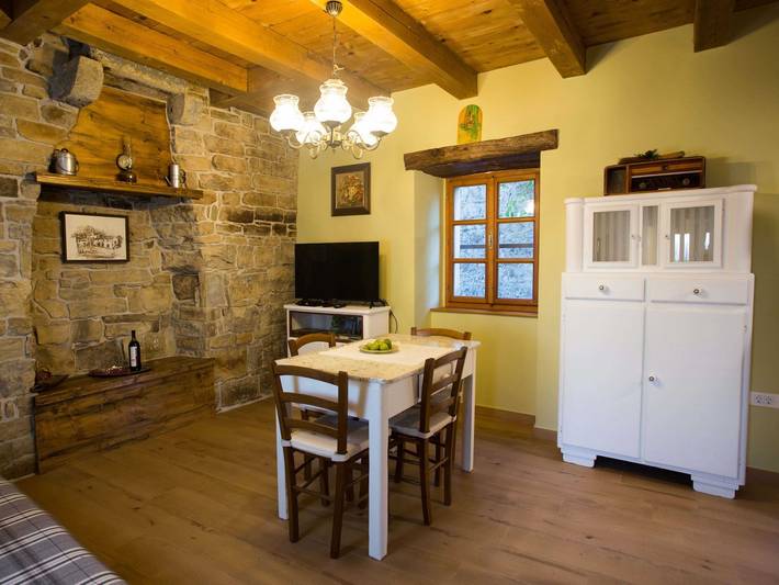 Gîte pour 6 personnes, avec jardin, adapté aux familles à Koper