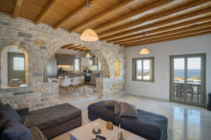 Villa 'Hercules House' con vista sul mare, Wi-Fi e aria condizionata in Paros