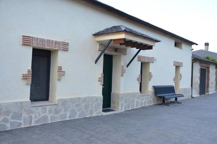 Apartamento de vacaciones para 22 personas, con Jacuzzi y Terraza además de Jardín y Piscina en Extremadura - 2