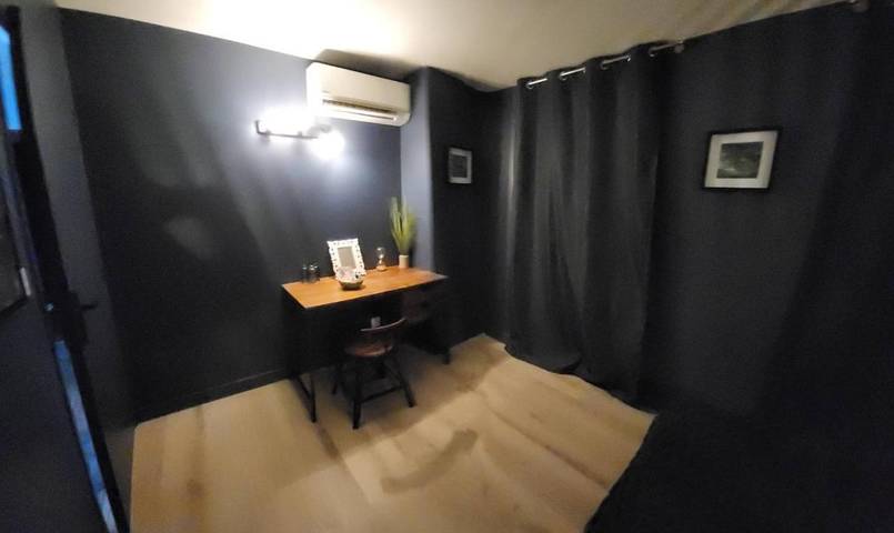 Location de vacances pour 2 personnes, avec Terrasse et Jardin ainsi que Piscine et Vue à Lentilly - 2