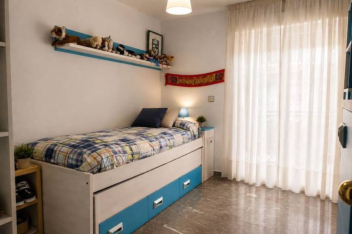 Single-Family Home in \"Cenes De la Vega,\" Ideal for Families in Environs de Sierra Nevada, Cenes de la Vega
